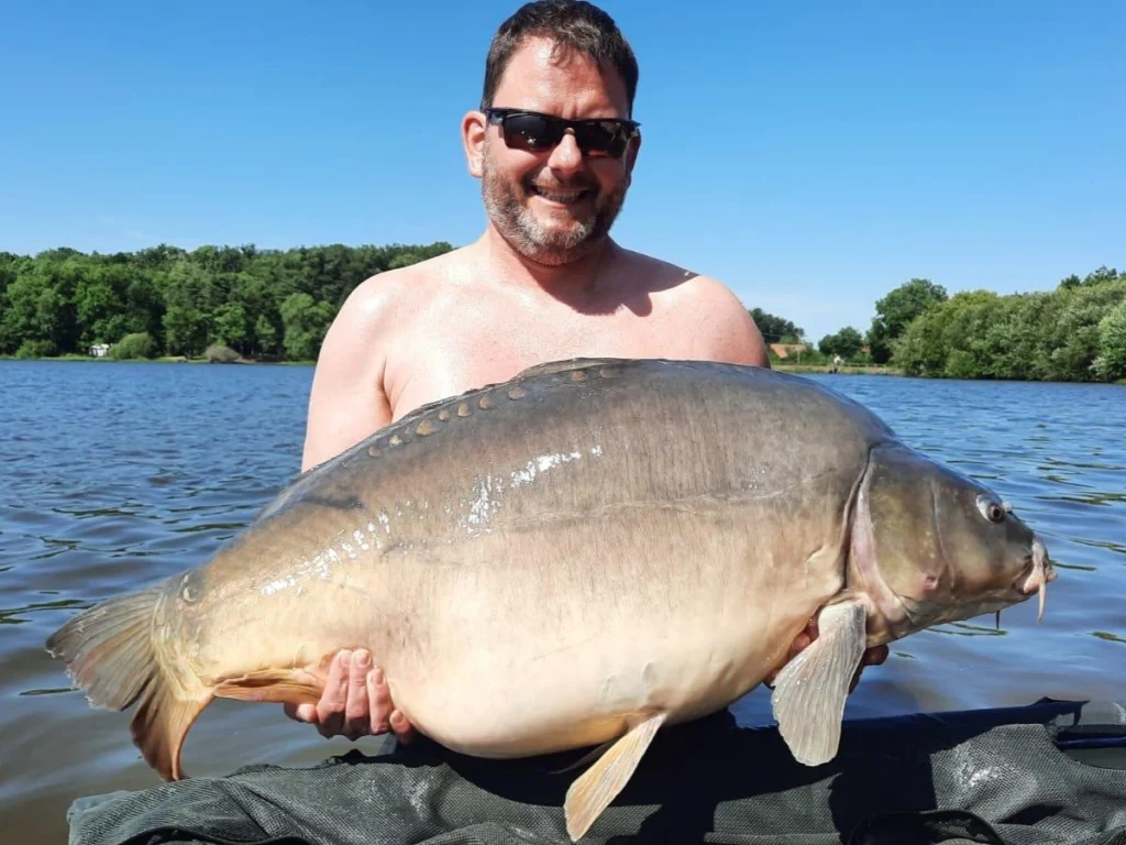 Poste F "Le Grand Chêne"...