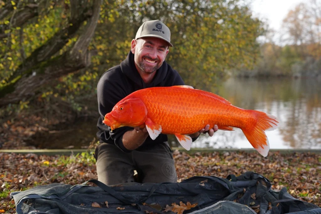 Poste J "La Queue de l'étang"...